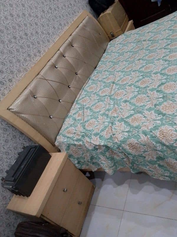 Double bed. king size 3