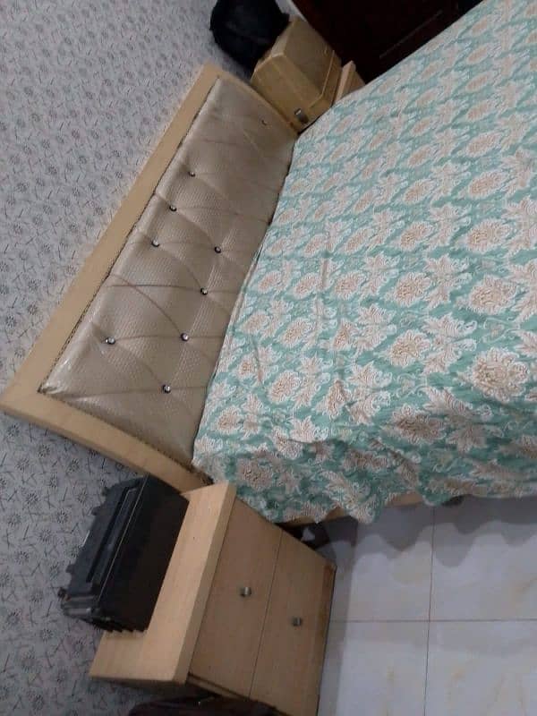 Double bed. king size 4