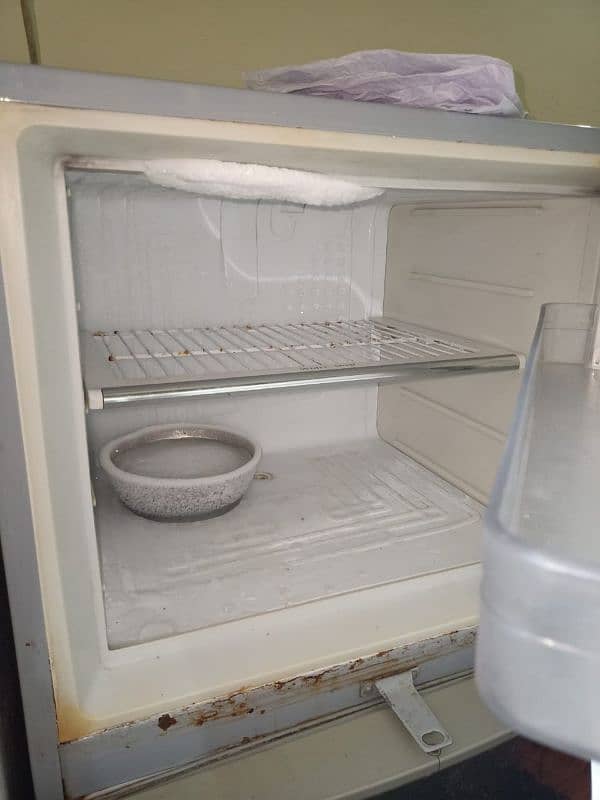 Dawlance refrigerator 4