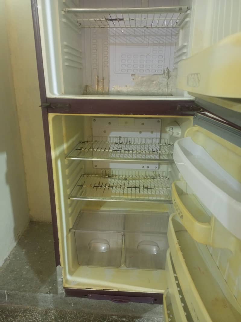 Used fridge 0