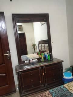 dressing table