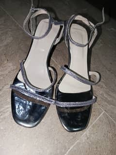 silver heels 0