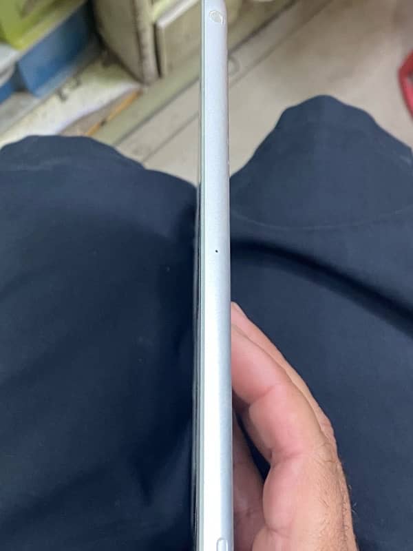 ipad 9th generation 64gb  10/10 1