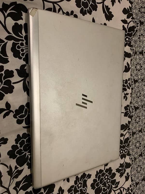 URGENT HP ELITE BOOK I5 7th Generation mint condition with 256 gb ssd. 2