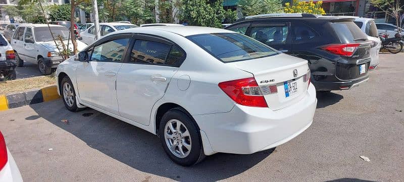 Honda Civic VTi 2015 Manual 12