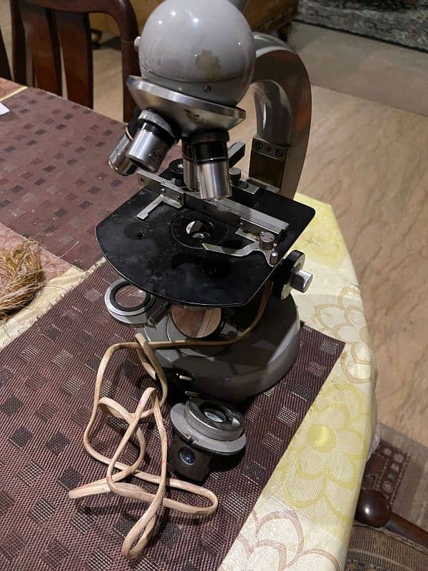 Electronic and simple microscope 1