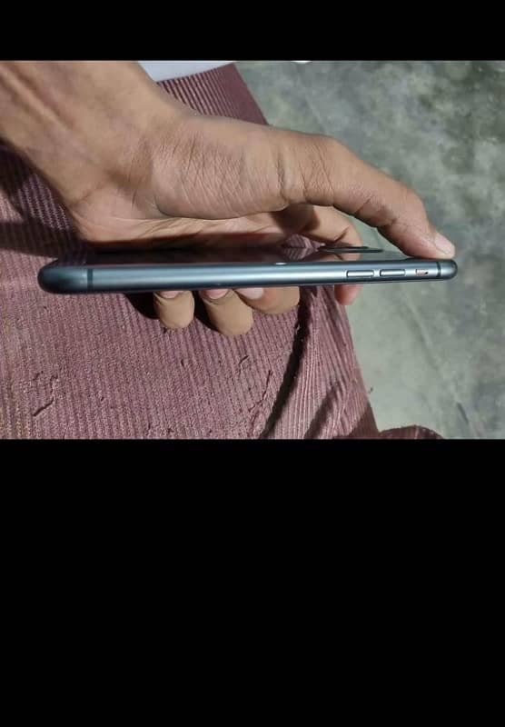 iphone 11 64gb non pta sim life time chalye gi 2