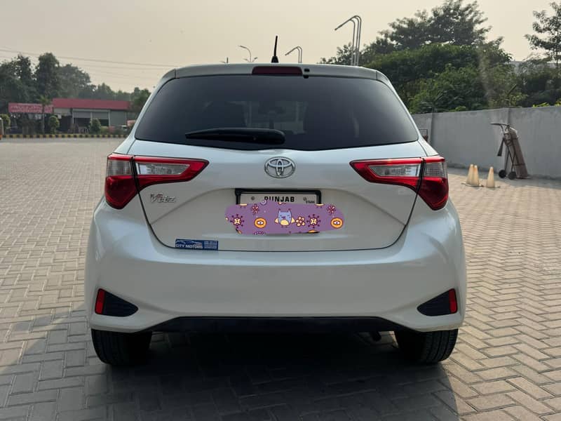 Toyota Vitz 2019 1.0 F safety lll 5