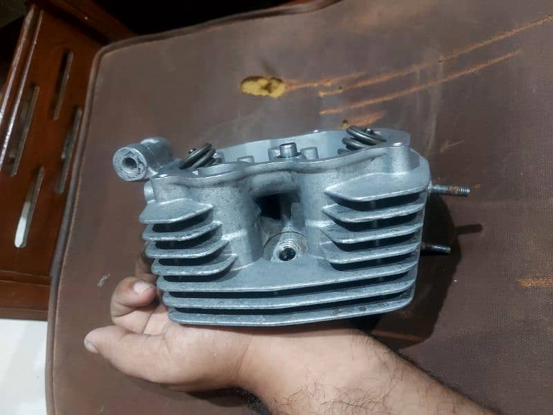 Honda 125 Euro Genuine Head 2018 1