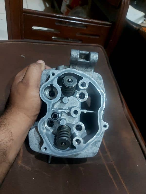 Honda 125 Euro Genuine Head 2018 2