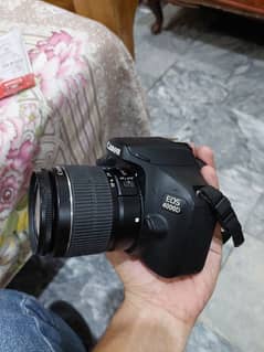 Canon D4000 DSLR for sell