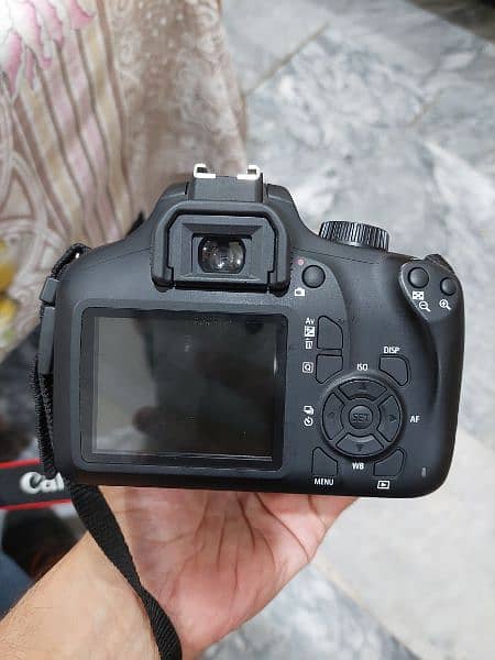 Canon D4000 DSLR for sell 4