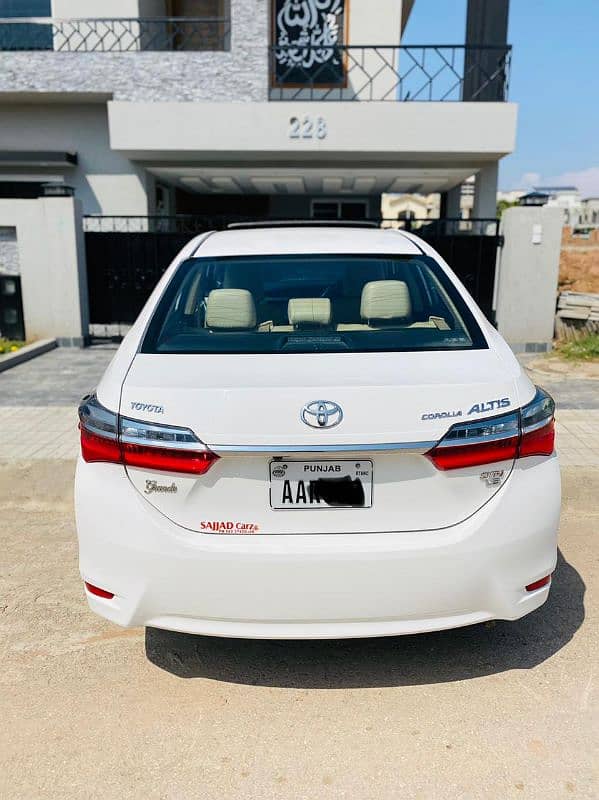 Toyota Altis Grande 2020 1