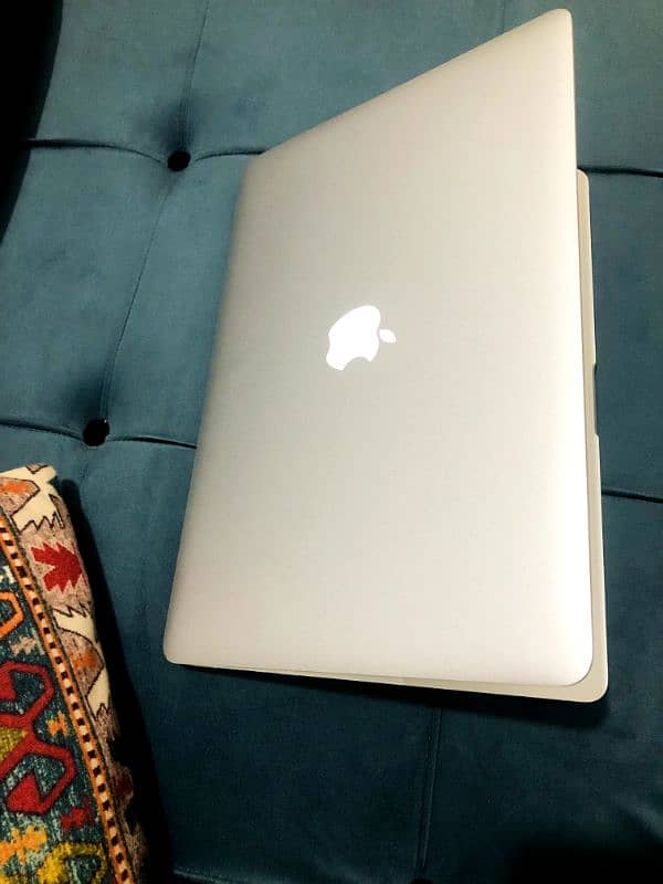 MacBook Pro Retina Mid 2015 (15 inches) 3