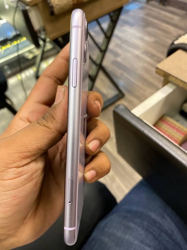 iPhone 11 JV 128GB Storage 2 month sim Time 3