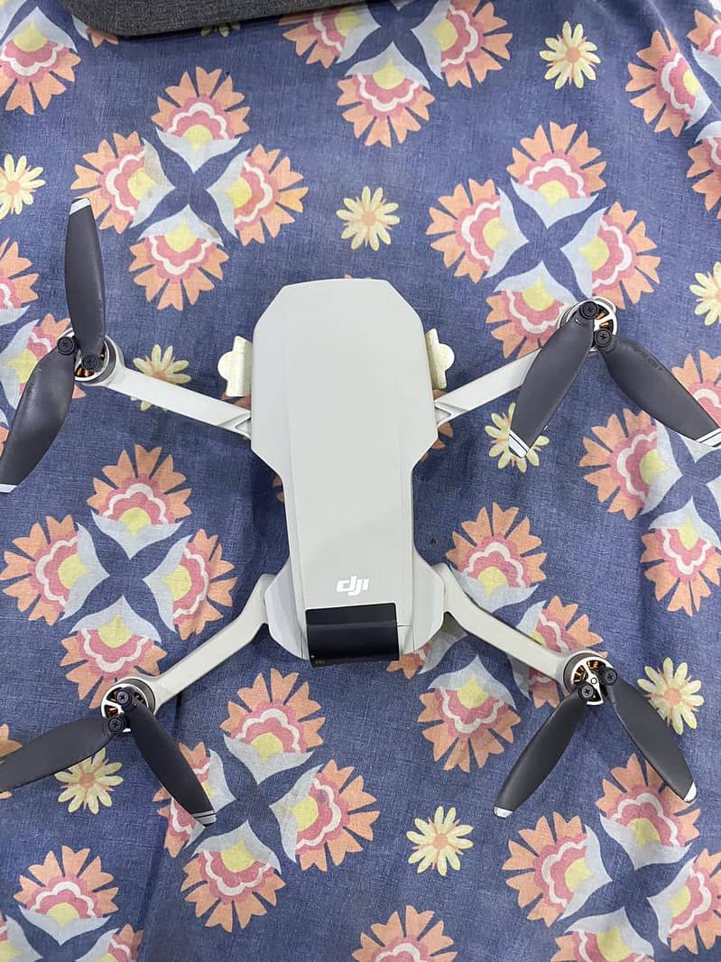 DJI Drone Mavic Mini 9