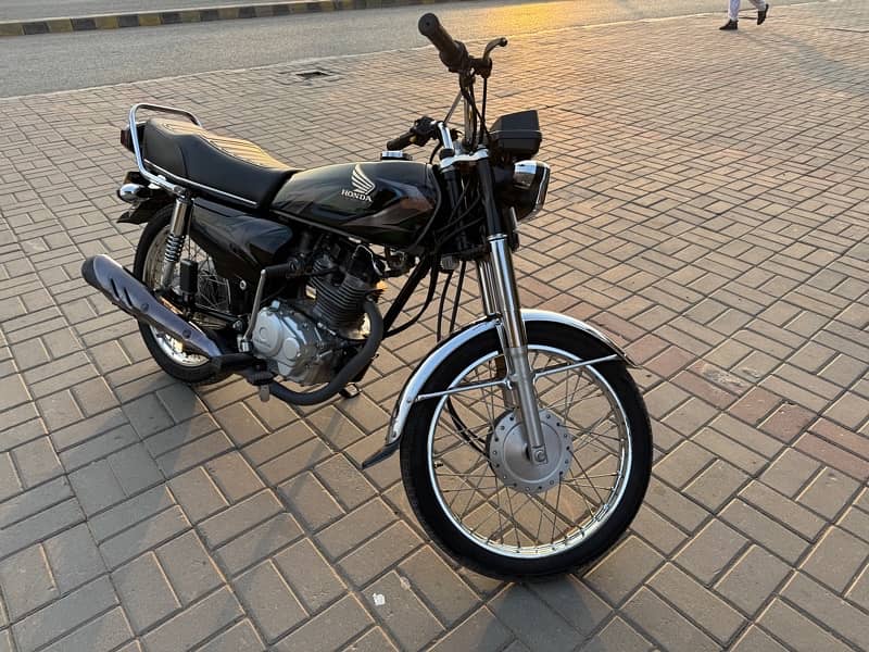 Honda CG 125 2023 Model Lush Condition 1