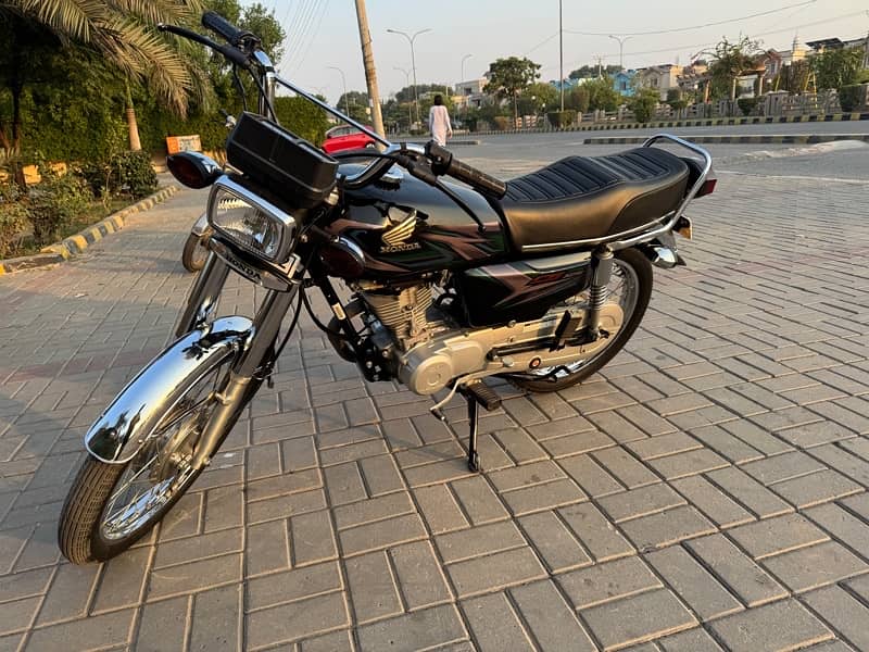 Honda CG 125 2023 Model Lush Condition 2