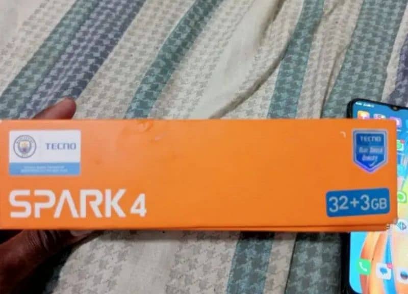 kisi Bhai k pass Tecno spark 4 ka box Ho Tou muhjse RabTa kre. 1