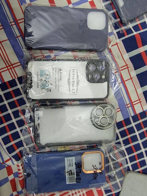 [ Iphone 14 pro max covers ] [ Pack of 4] ( BRAND NEW ) 0