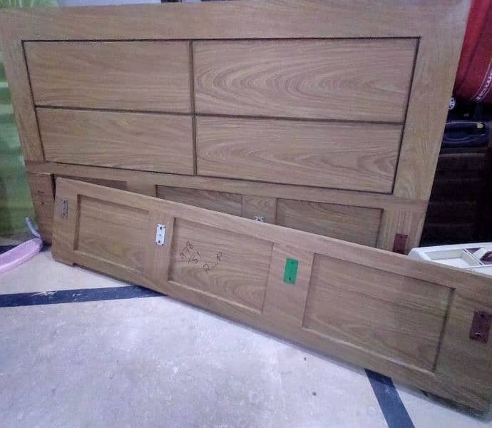 bed side table and 3 drawer dresser for sale 2