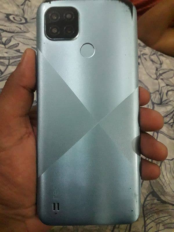 realme c21 3gb/32gb for sale read first add for parts k liye b used. 1