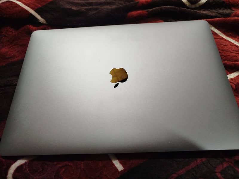 Macbook Pro 2019, 16 inch, 4gp Card, 512 ssd, 16 gig of ram 0