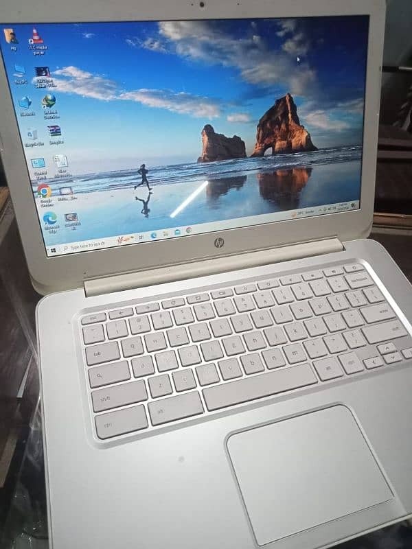 H P Chromebook 14 SMB 1