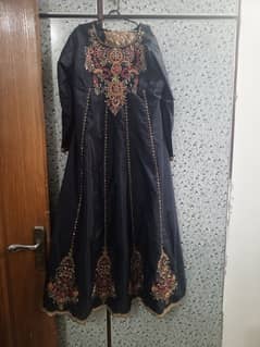 I want to sale dress only one time age 14.15. 16 year