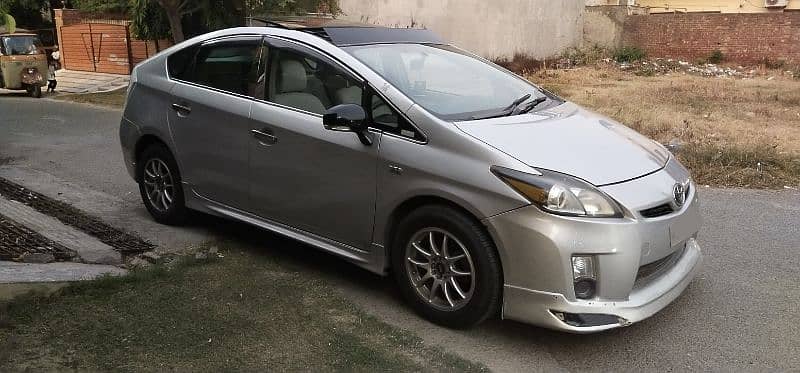 Toyota Prius 2011/16 3