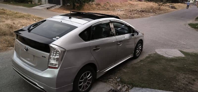 Toyota Prius 2011/16 5