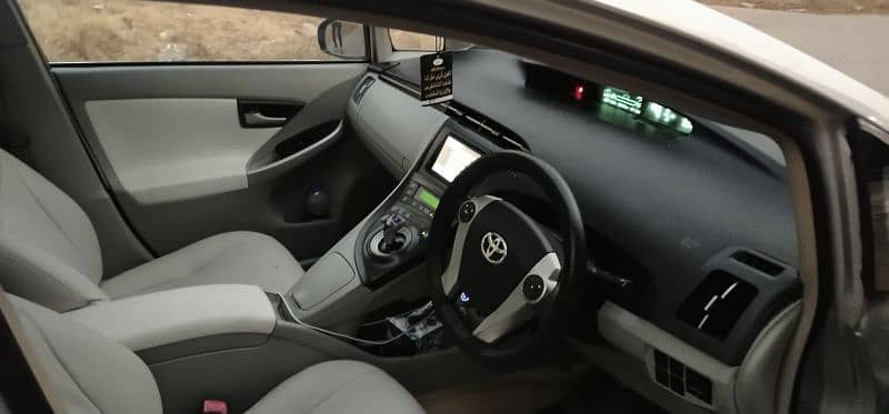 Toyota Prius 2011/16 14