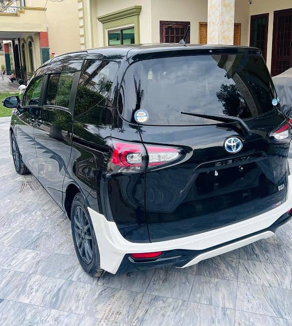 Toyota Sienta 2019 8