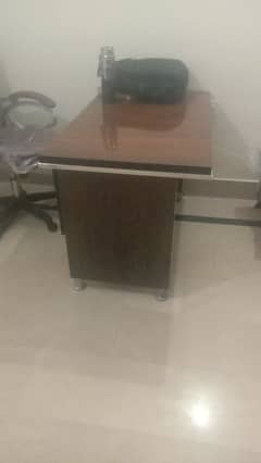 table for sale 2nd hand with well furnished