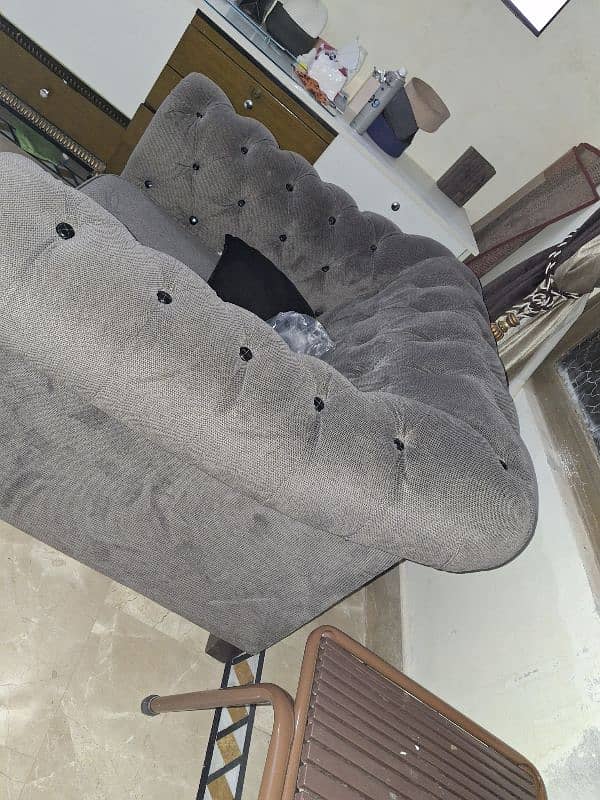 5 seater sofa 0