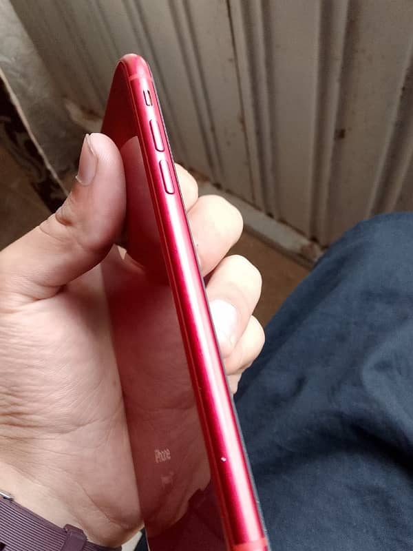 iPHone xR non pta jv 64 gb ik chota sa shaad ha baki all ok 2