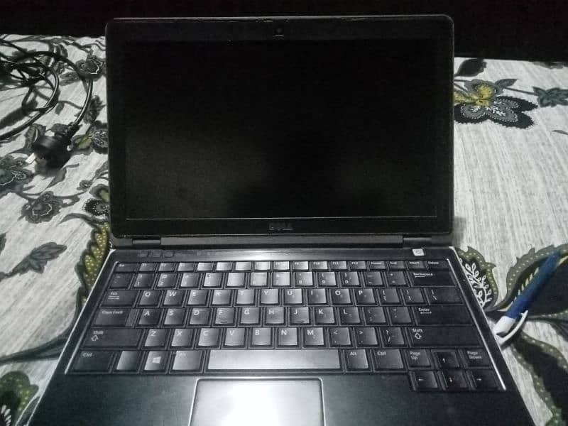 Dell laptop core i5 3rd generation 4 ram 320 GB storage 0