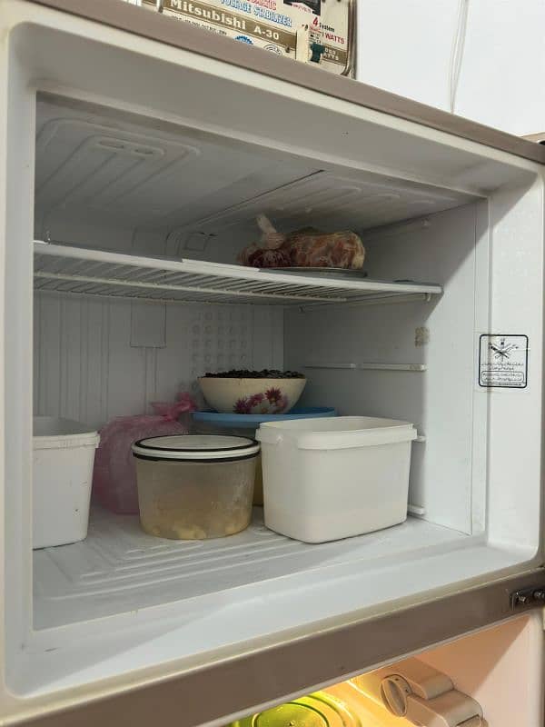 Dawlance Refrigerator ( Fridge ) 3