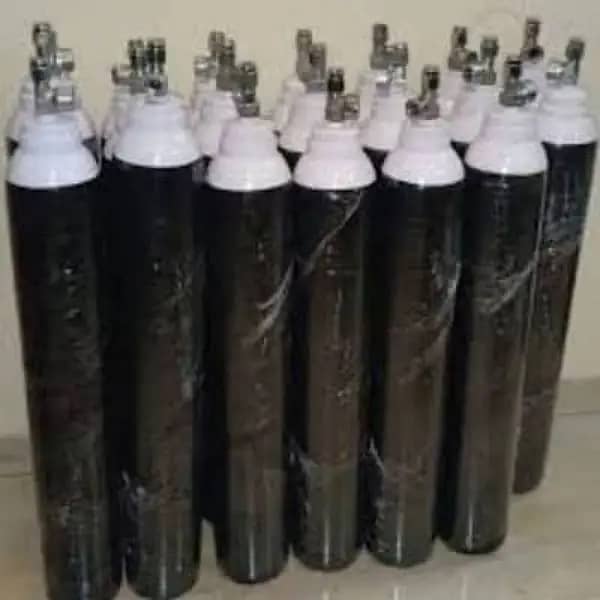 Oxygen cylinders for patients 2