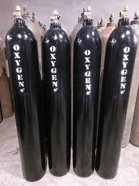 Oxygen cylinders for patients 3