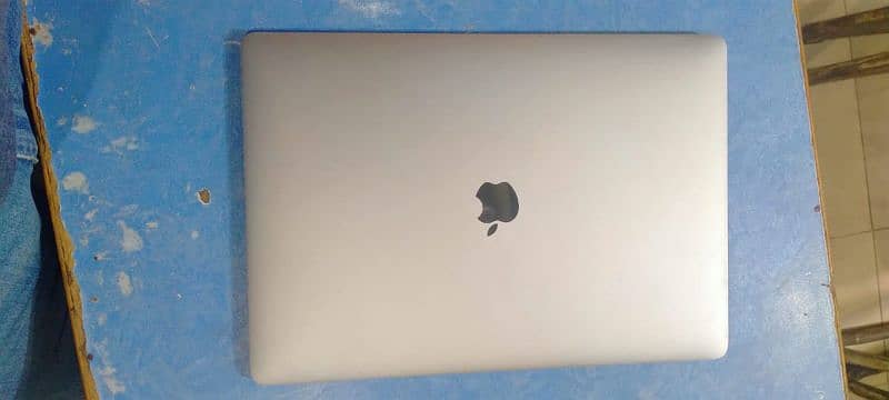 MacBook pro 2017 3