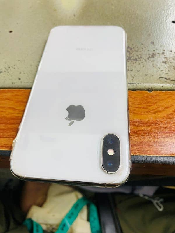 IPHONE XS silver Color 256 Gb 10/9 condition PTA Approved 0