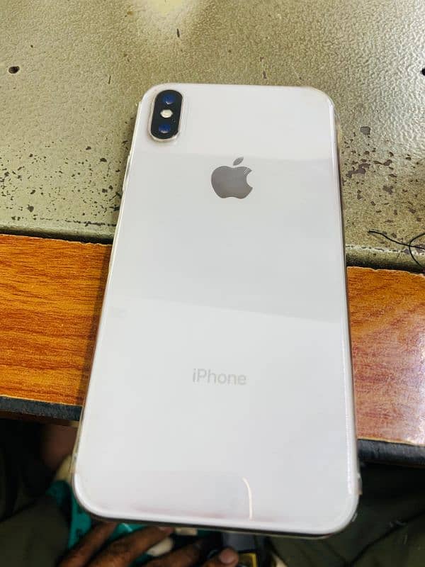 IPHONE XS silver Color 256 Gb 10/9 condition PTA Approved 4