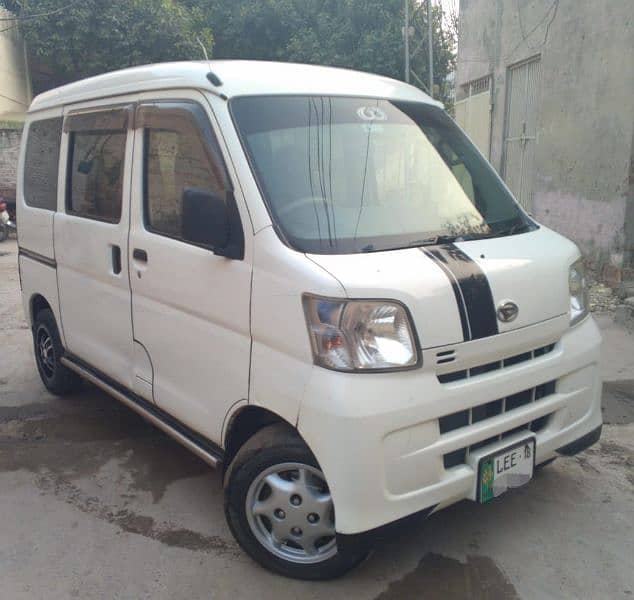 Daihatsu Hijet 2018 1