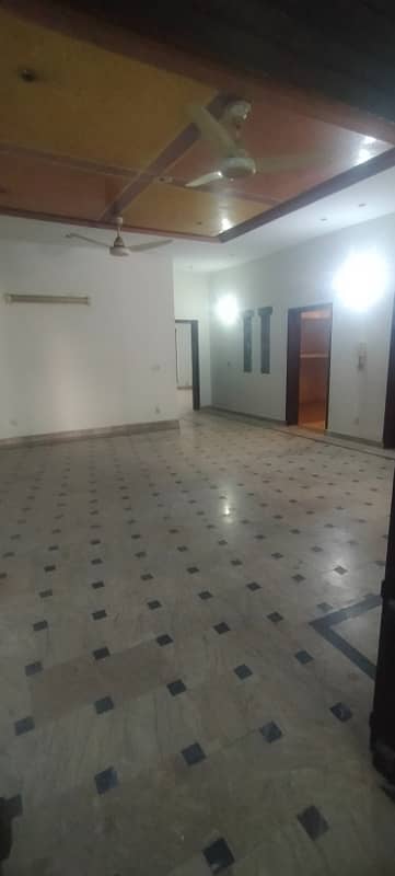 1 Kanal Like Commercial House For Rent 6