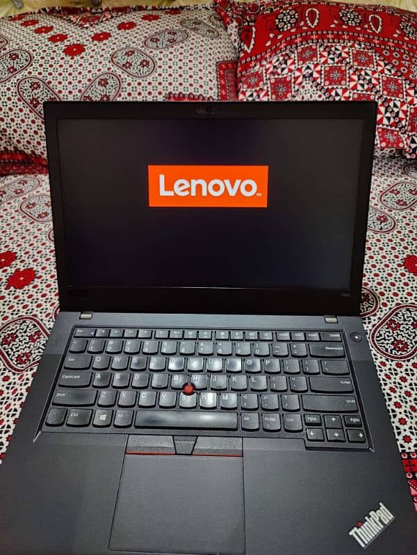 Lenovo T480 i7 8th - 256Gb SSD 8Gb RAM - 14 inch Full HD 1080 Display 1