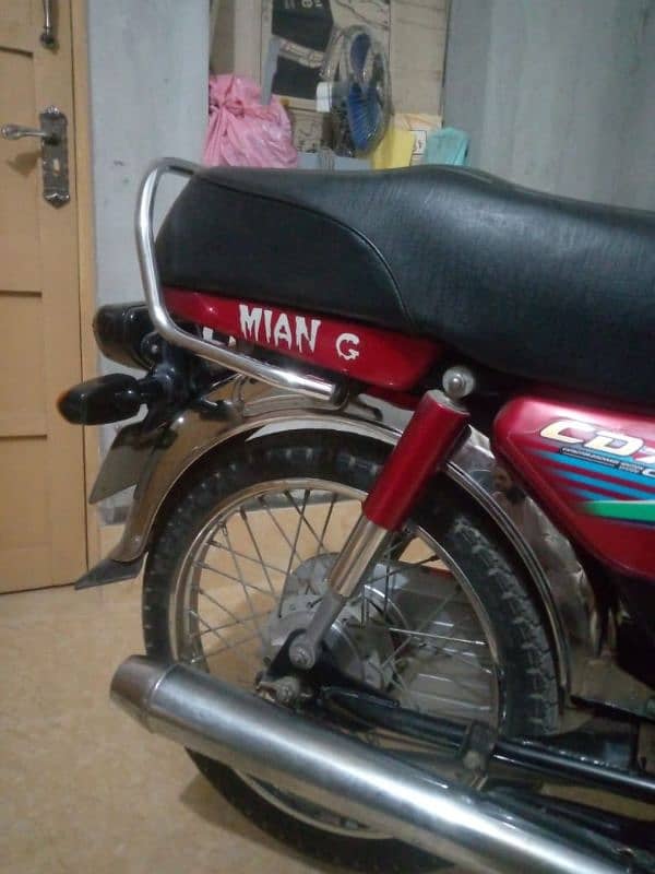 Honda cd 70 cc 5