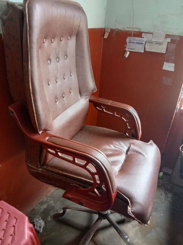 Chair For Sale Condition 10 by 10 1