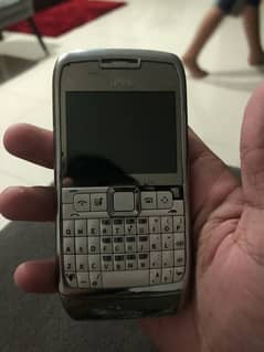 Nokia button phone e71 (read add)