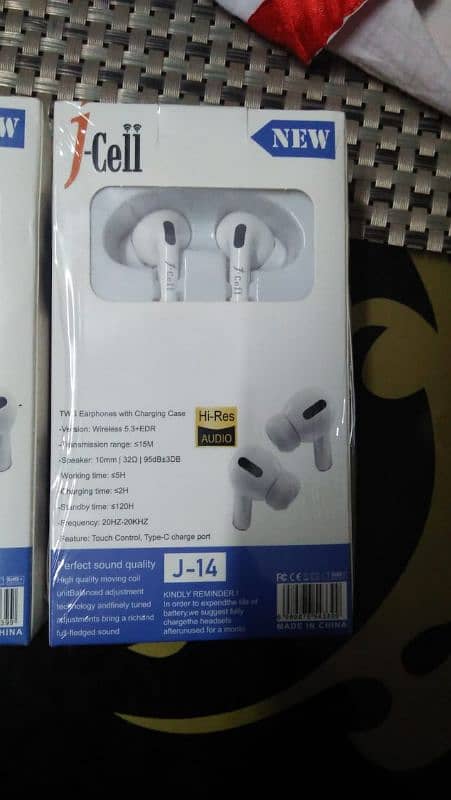 wireless earpods J-14 with display charging 3